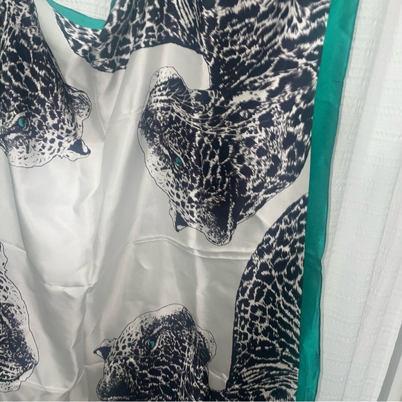 Vince Camuto silk scarf - Picture 4 of 5